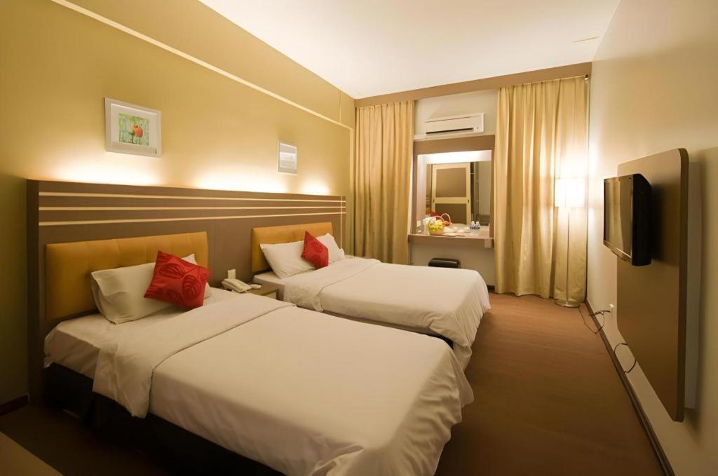 The Landmark Hotel Batu Pahat Exterior photo