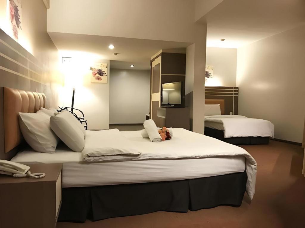 The Landmark Hotel Batu Pahat Exterior photo