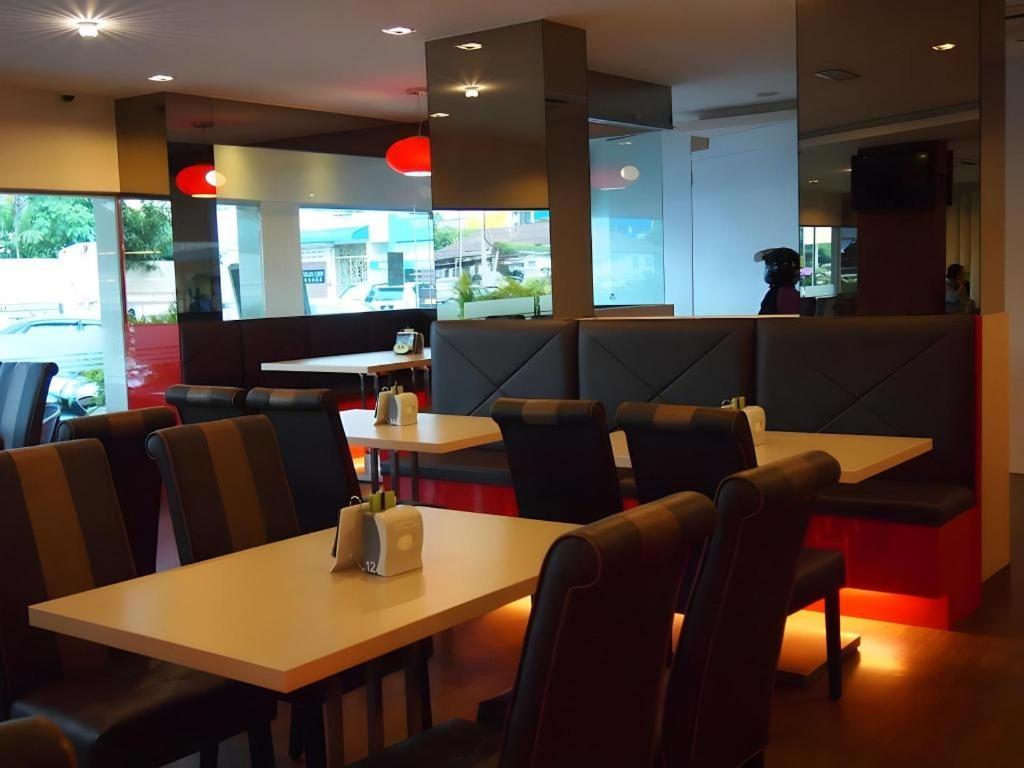 The Landmark Hotel Batu Pahat Exterior photo